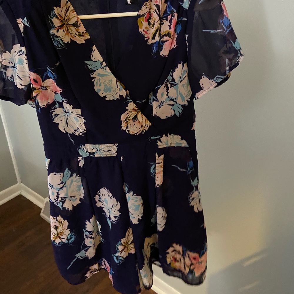 flower romper. in great condition